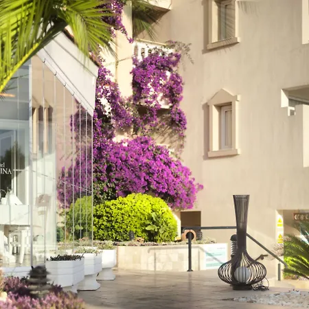 Carina Hotel 3*