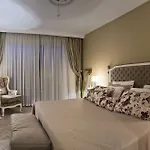 Carina Hotel