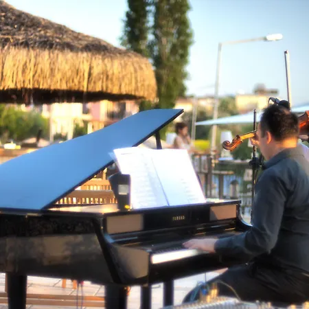 Carina Ξενοδοχείο Κουσάντασι