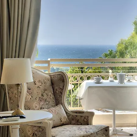 Carina 3* Κουσάντασι