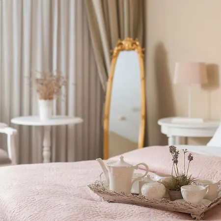 Ξενοδοχείο Carina