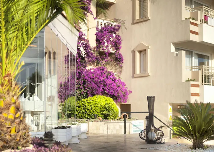 Carina Hotel 3*
