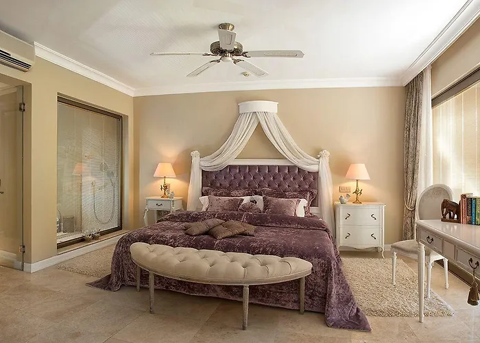 Carina Hotel