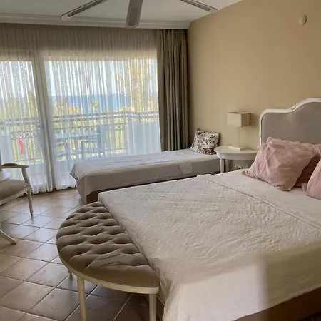 Hotel Carina 3*