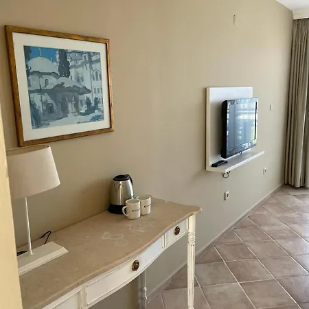 Carina Hotel 3*