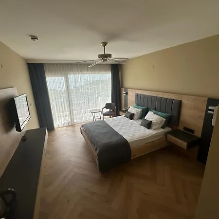 Carina Hotel