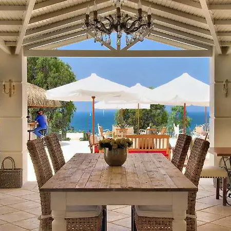 Carina Hotel