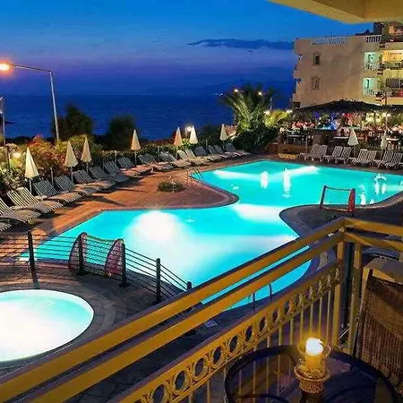 Carina Hotel