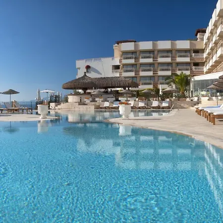Carina Hotel 3*