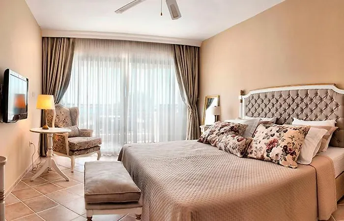 Carina 3* Kusadası